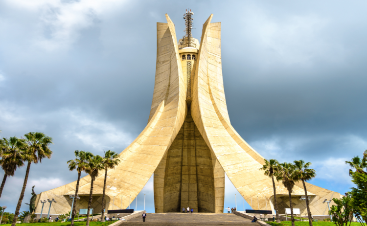 الجزائر
